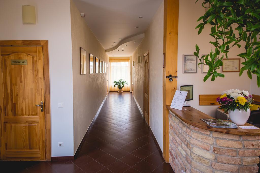 Viesu Maja Janis Hotel Мадона Екстериор снимка