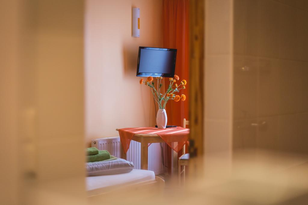 Viesu Maja Janis Hotel Мадона Екстериор снимка