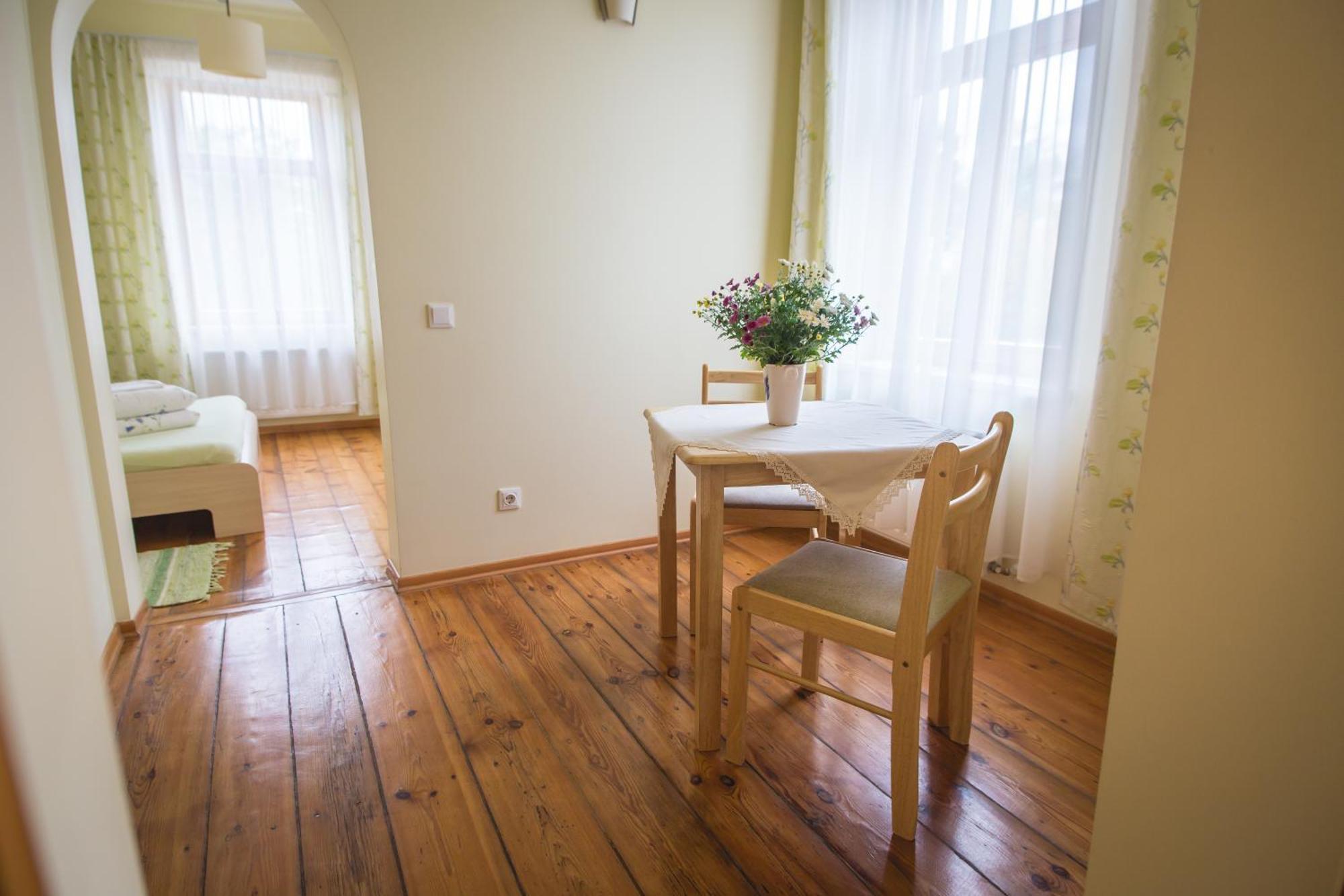 Viesu Maja Janis Hotel Мадона Екстериор снимка